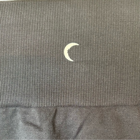 ZYIA Black and White Ombre Performance Hi-Rise 7/8th Size L - Picture 3 of 7